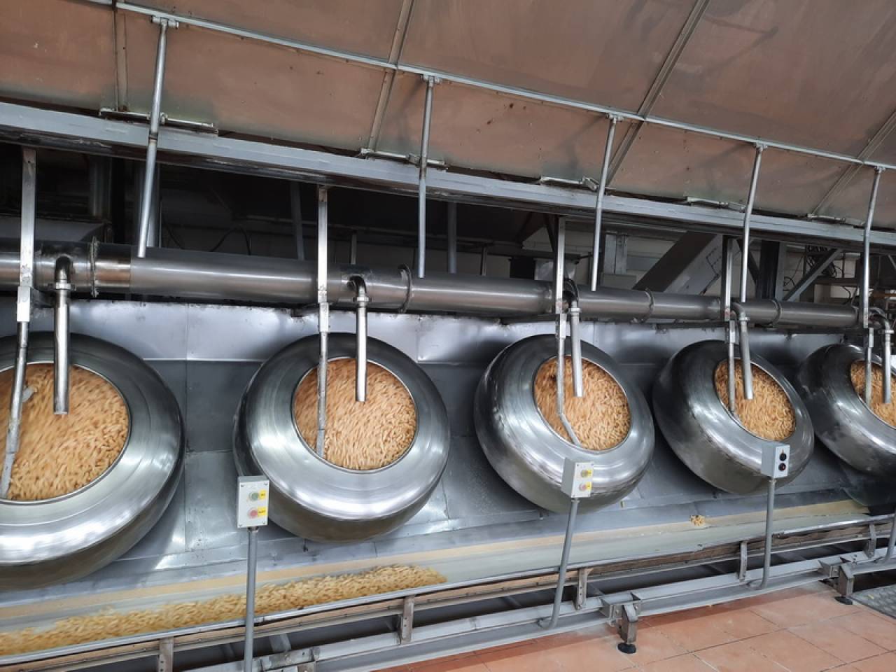 Как в Лиде делают супы и взрывают кукурузу: репортаж с завода «Лидкон»