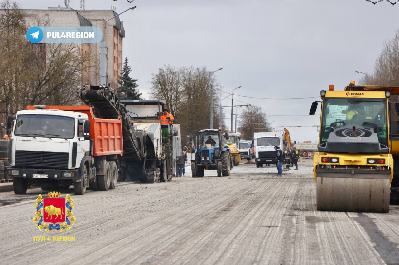 Лукашенко рассказал, как решить проблему с дорогами в Беларуси