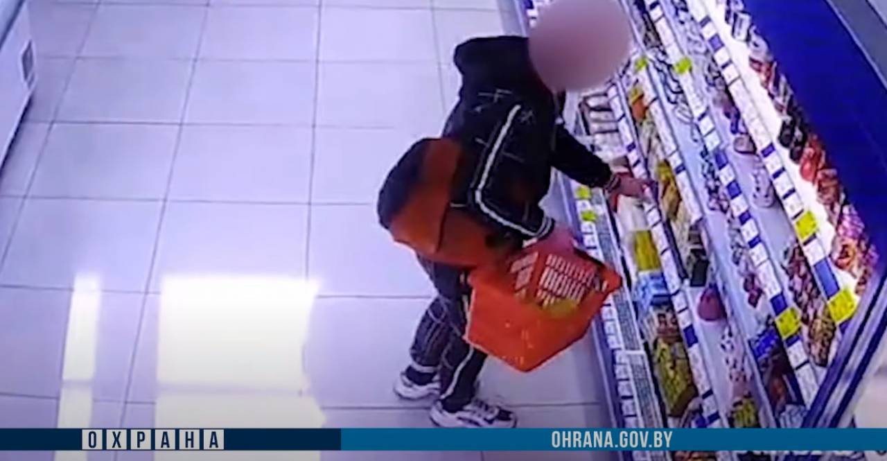 В Гродно задержали серийного похитителя сыра. Его «взяли», когда он вынес из магазина очередные 26 упаковок сыра