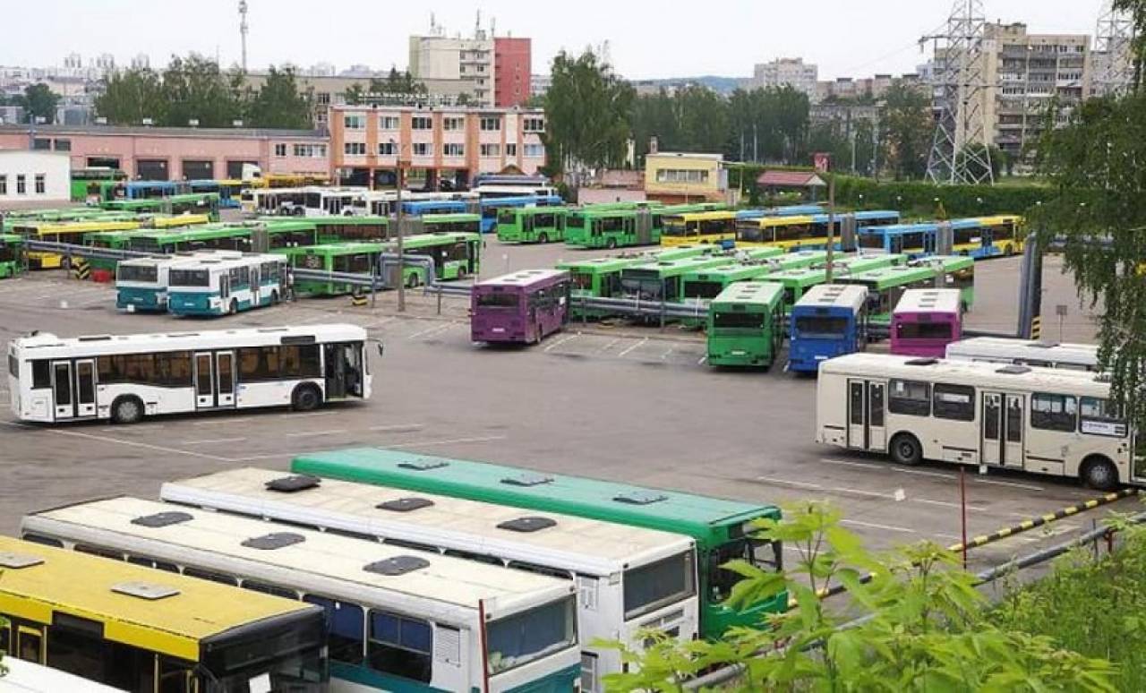 В Гродно пустят дополнительные автобусы и маршрутки на кладбище в Аульс