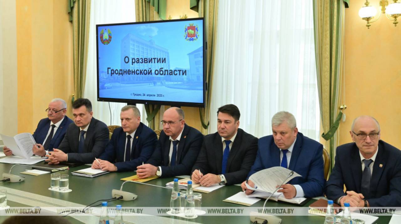Лукашенко высказался о разнице между хозяйствами на границе Гродненской и Минской областей