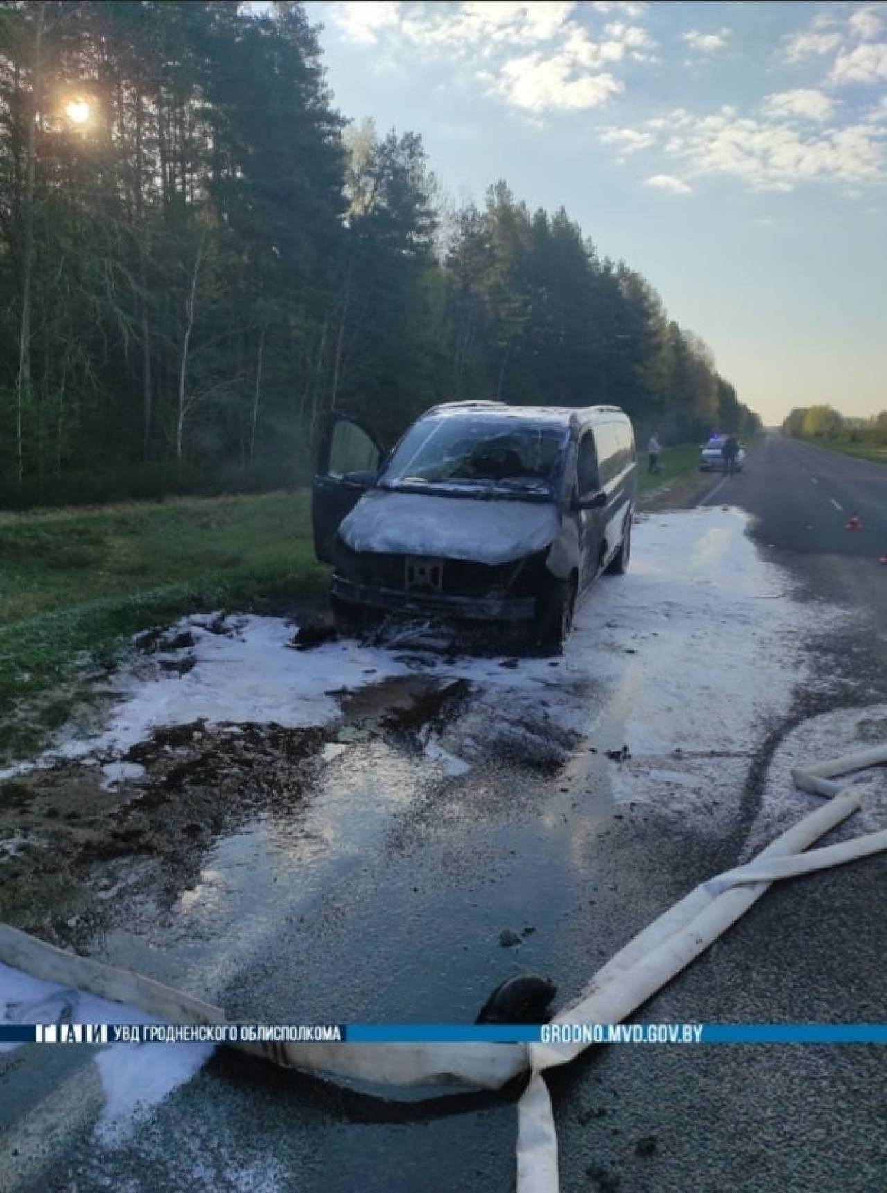 Еще одна машина сгорела прямо на трассе в Гродненской области