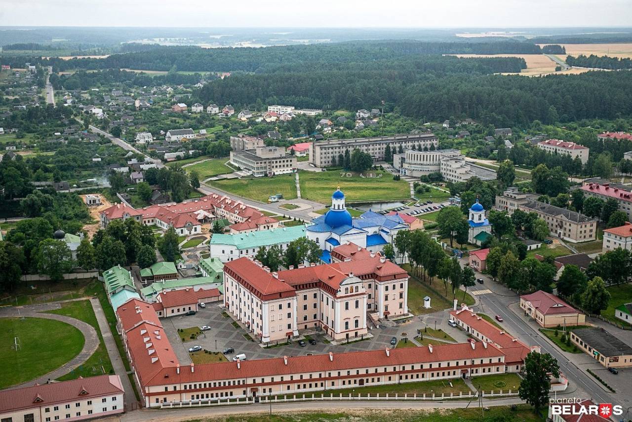 Монастырь и памятник погибшим в годы войны. Отправляемся в одно из самых религиозных мест Беларуси