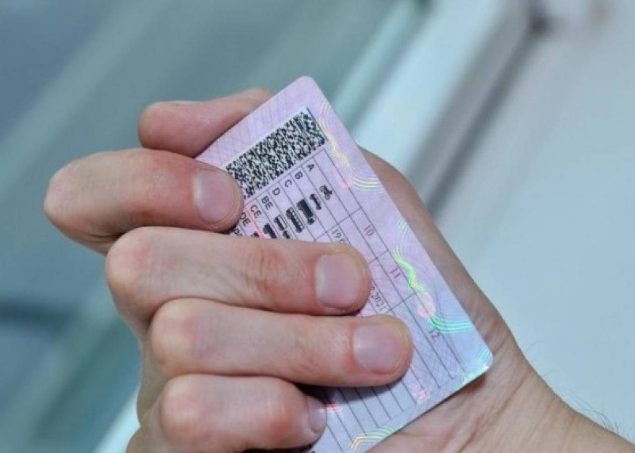 В Кореличском районе мужчина хотел купить водительские права, но нарвался на мошенников