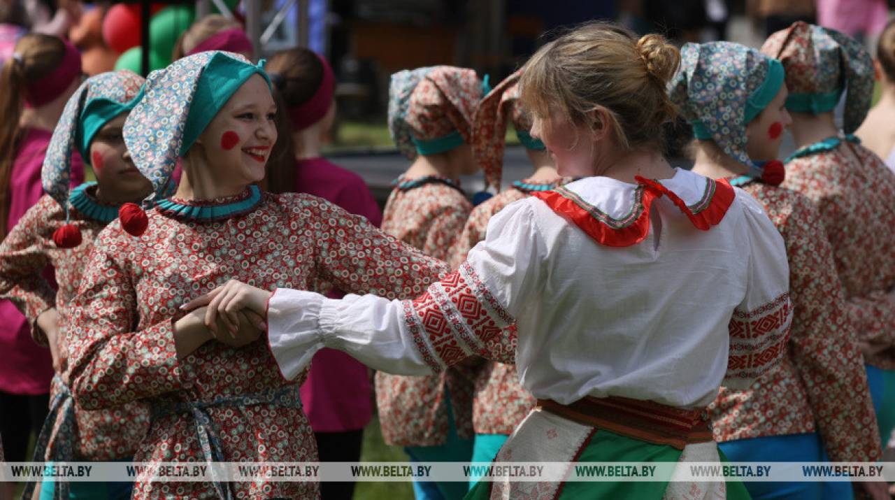 Фотофакт: на шлюзе «Домбровка» на Августовском канале фестивалем открыли новый сезон