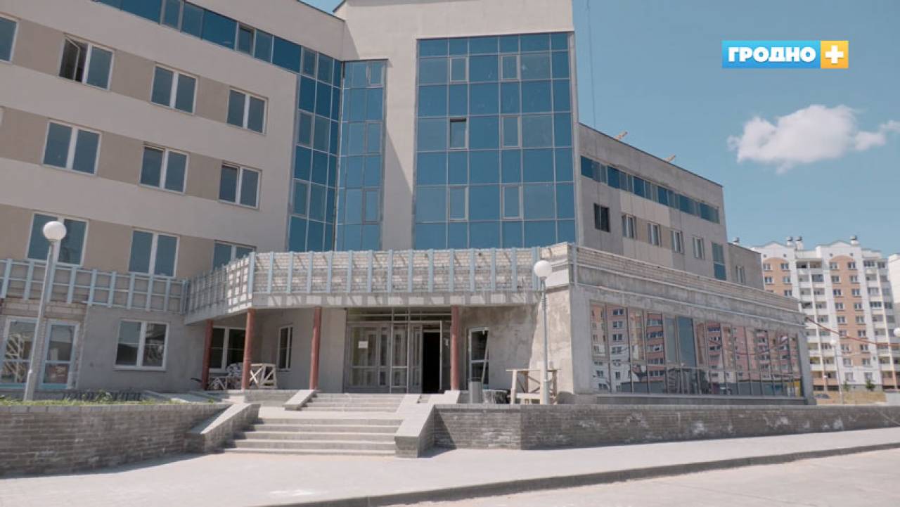Поликлиника на Ольшанке в Гродно готова на 70%. Ее откроют уже в ноябре
