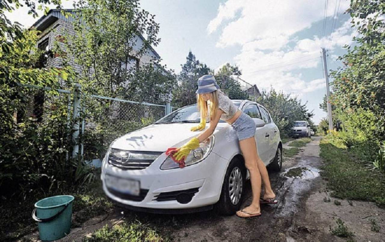 Сколько в Беларуси стоит помыть машину рядом с водоемом, во дворе многоэтажки или на даче?