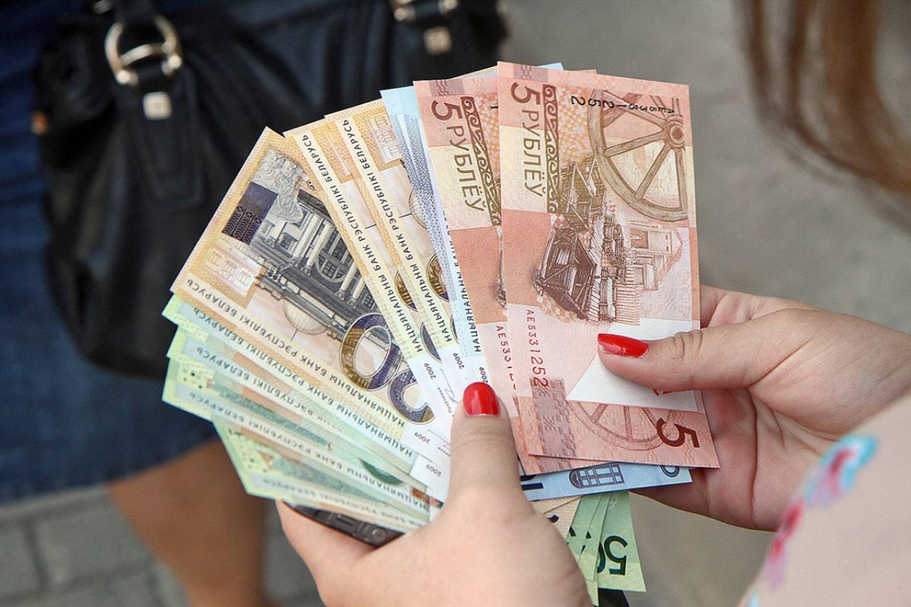 В Островецком районе средняя зарплата рухнула больше чем на 400 рублей, но Гродно далеко даже до этого показателя