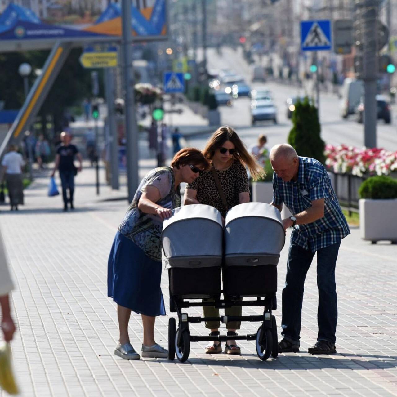 В Беларуси более половины многодетных семей используют семейный капитал досрочно. На что идут деньги?