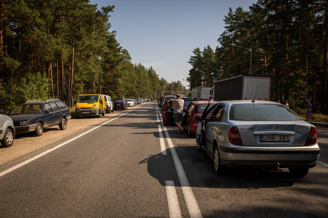 Более 1,2 тысяч фур и легковушек стоят в очереди на границе Беларуси с ЕС