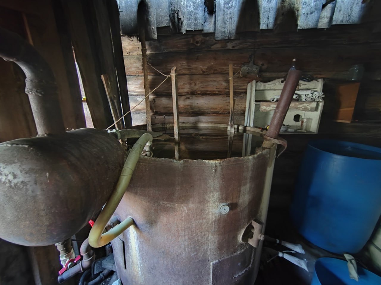 Деревенский «бровар» закрыт: у жителя Свислочского района изъяли 220 литров самогона