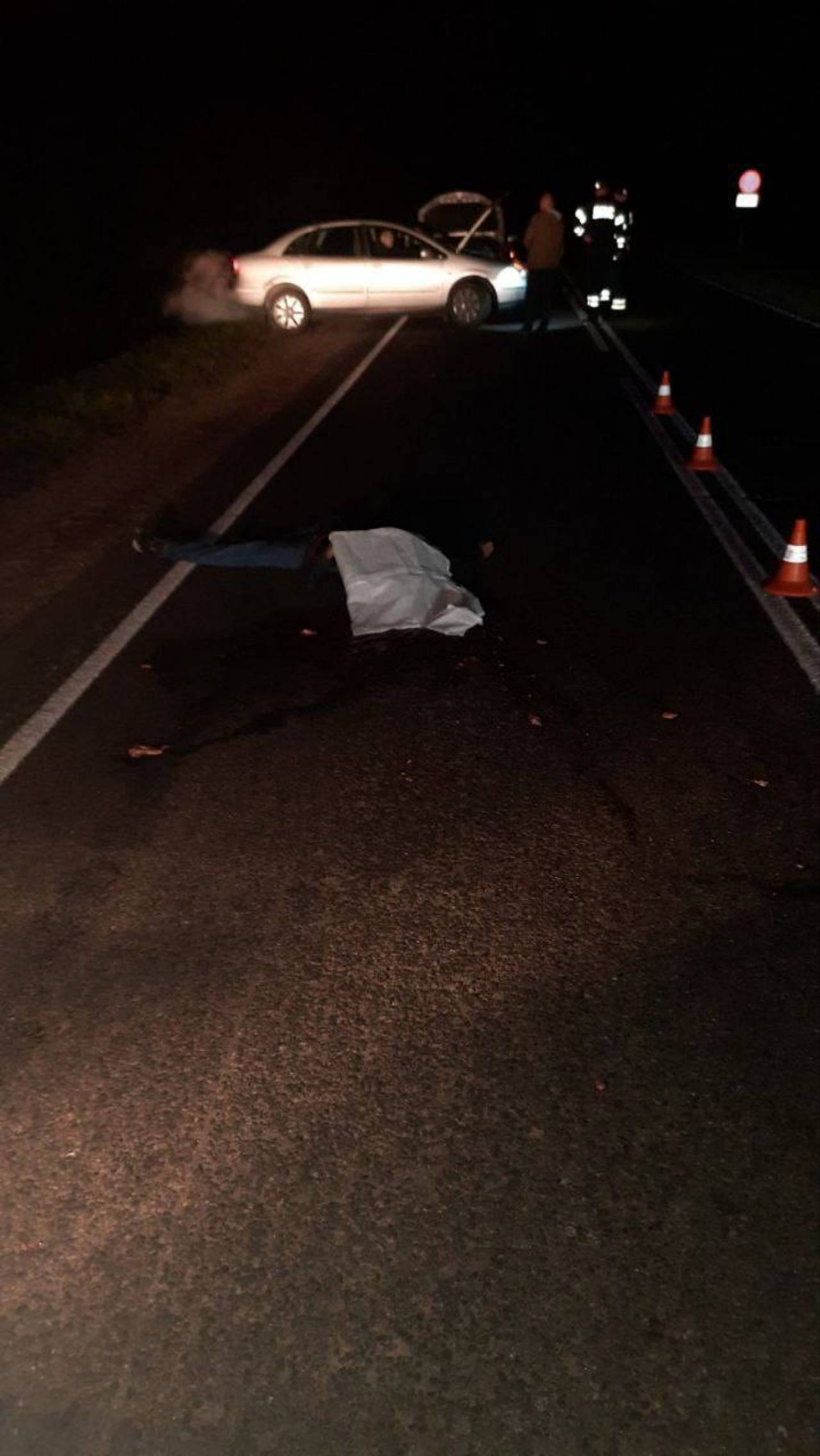 Вечером в воскресенье под Ошмянами произошло смертельное ДТП: мужчина просто лежал на трассе