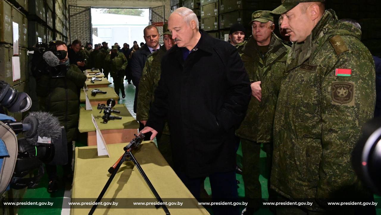 Лукашенко пригрозил всем коррупционерам, что все закончится, как с молочниками