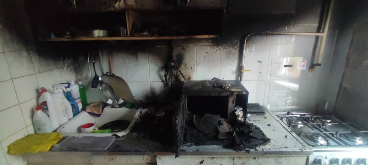 Из-за микроволновки горела квартира в гродненской многоэтажке