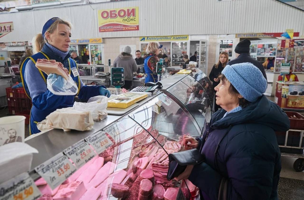 Ученые посчитали, сколько мяса, молока и картошки съедает каждый белорус в год. Сравнили с нормами ВОЗ
