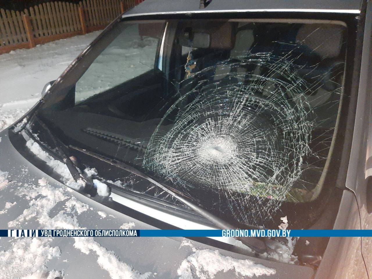 В Гродно и области три человека доставили неприятности водителям, оказавшись в больницах с травмами: обзор аварий за сутки