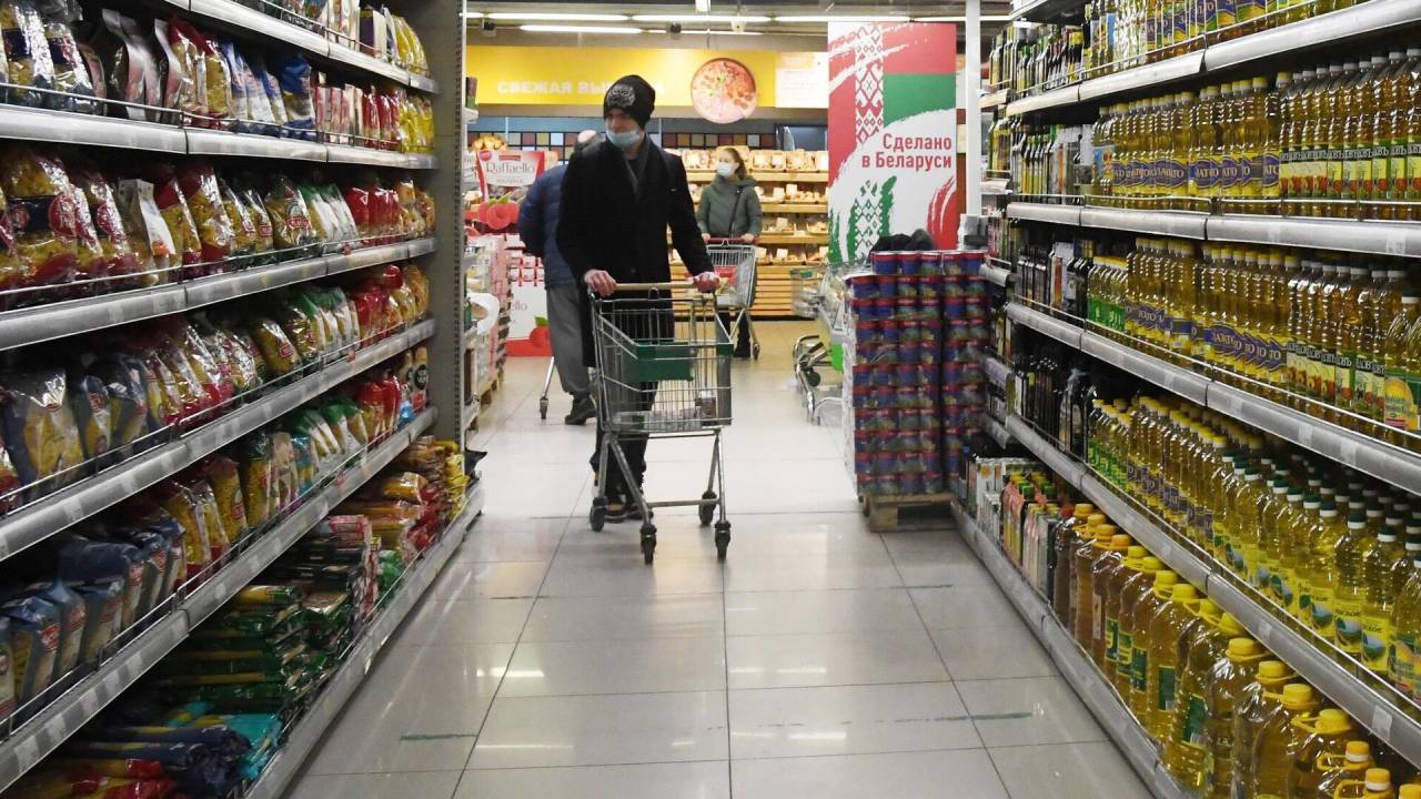 Какие товары и услуги подорожали в ноябре: обзор изменений потребительских цен в Беларуси