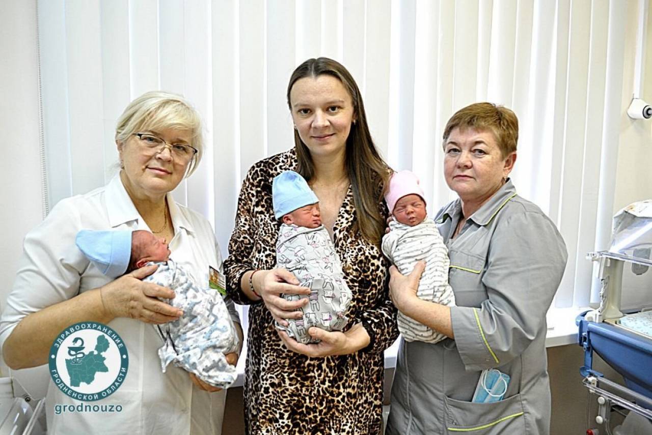 В декабре в Гродно сразу две семьи пополнились тройнями: по три ребенка в регионе не рожали с 2018 года