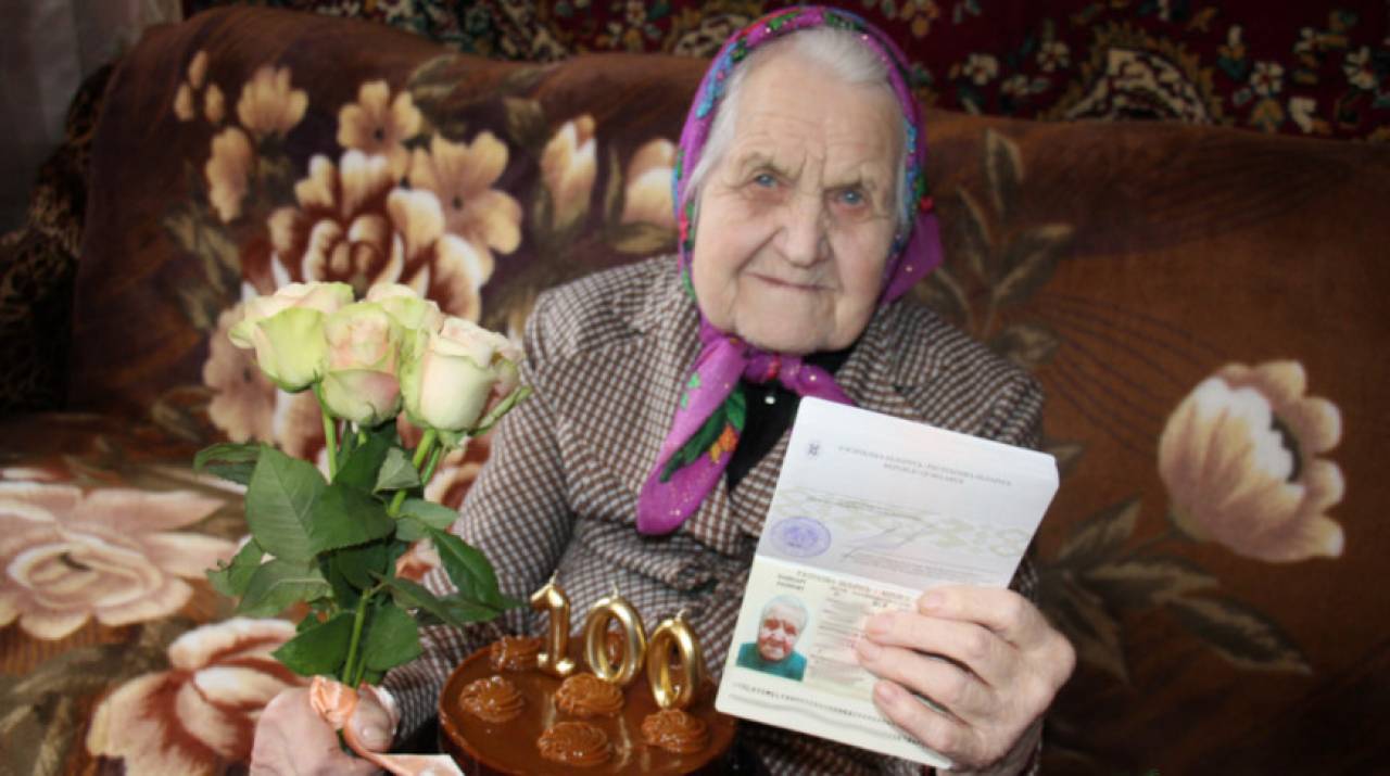 В Гродненской области поздравили более семидесяти долгожителей, перешагнувших 100-летний рубеж
