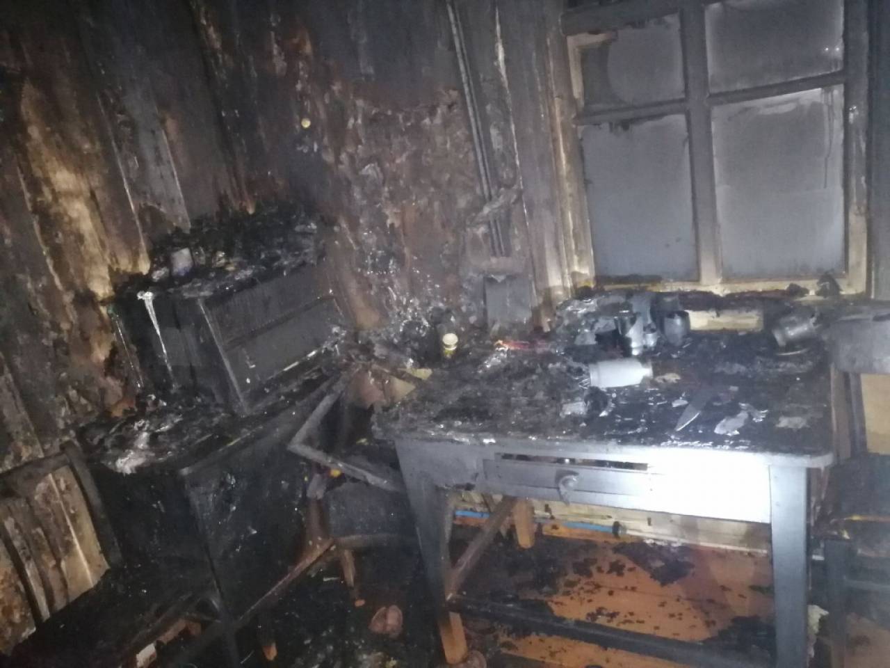 За выходные в Гродненской области сгорело два дома: их хозяева получили ожоги в попытке потушить пожар