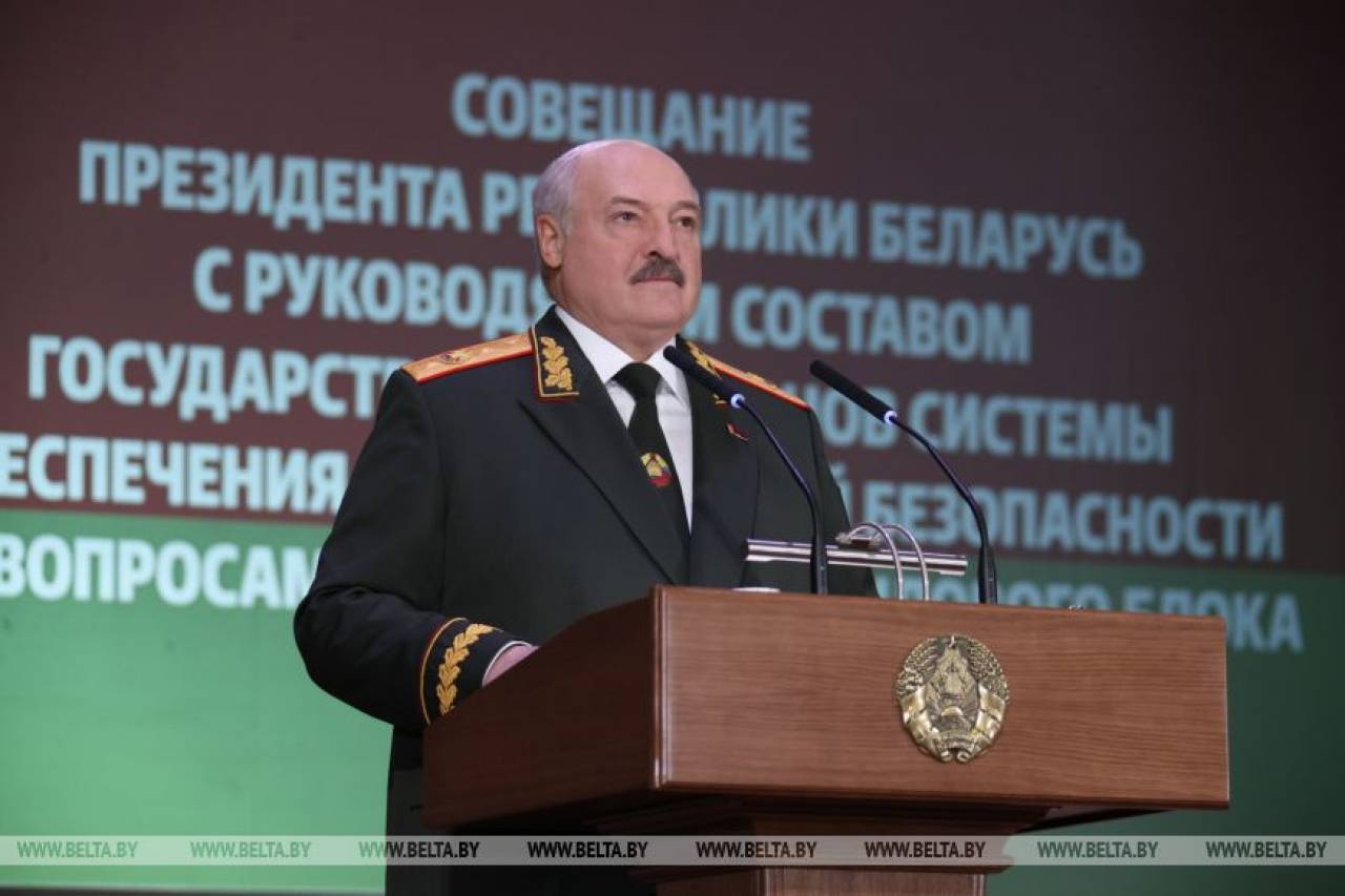 Лукашенко поставил задачу качественно преобразить белорусскую армию