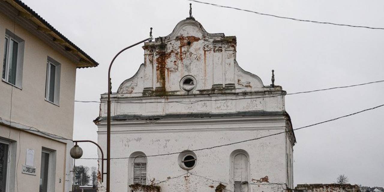 Знаменитую синагогу в Слониме отдали почти даром. Кто стал новым хозяином?
