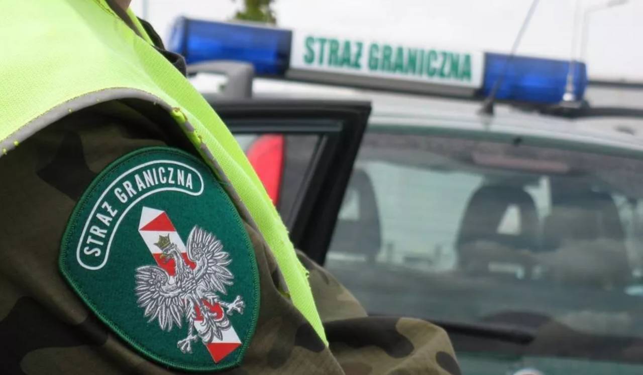 Воздушный шар с сигаретами обнаружили в Польше у границы с Беларусью