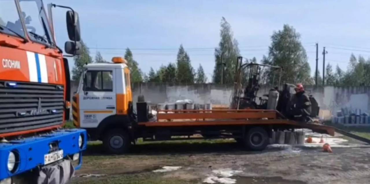 Дорожно-разметочная машина загорелась в Слониме: рабочий в реанимации
