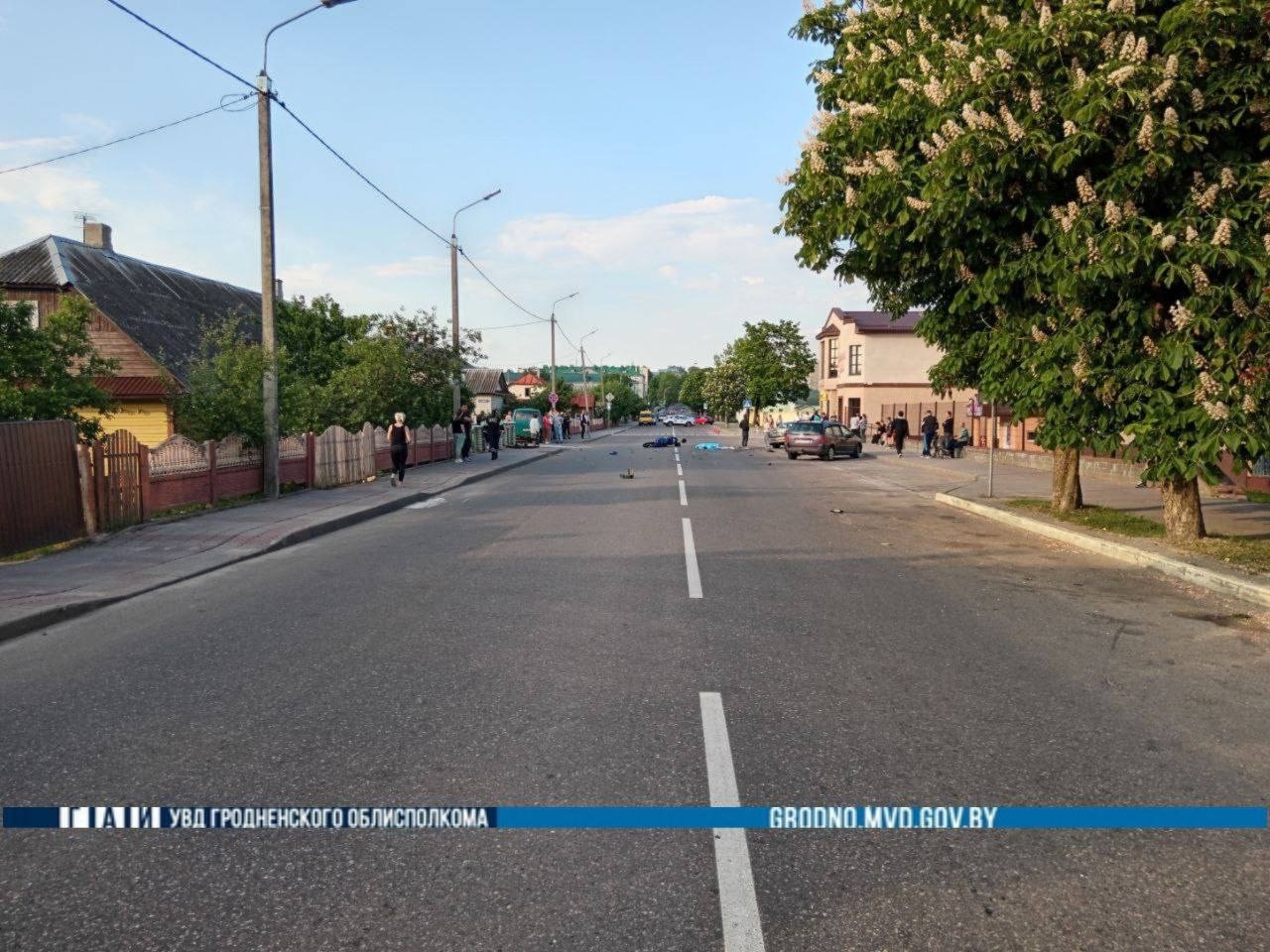 Мотоциклист погиб в жестком ДТП с микроавтобусом в Новогрудке