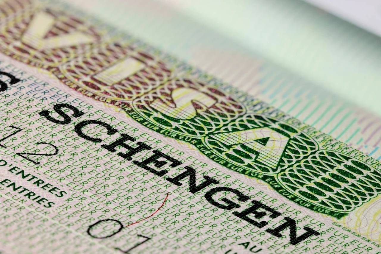Белорусам стали в два раза чаще отказывать в шенгенской визе