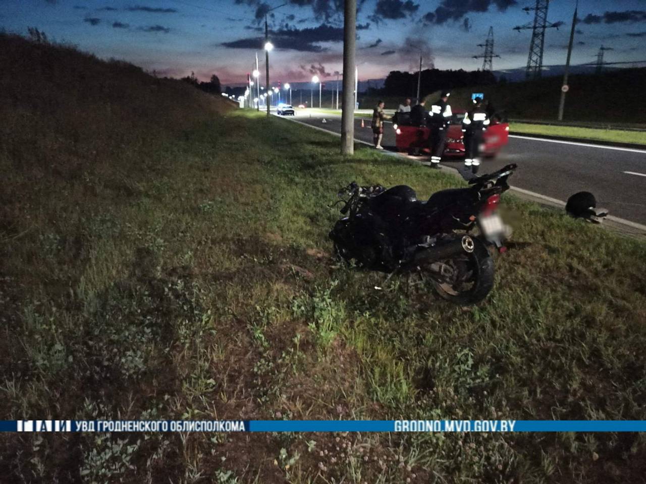 В Гродно у Восточного моста водитель BMW ударил попутный мотоцикл: у молодого человека оторвало ногу