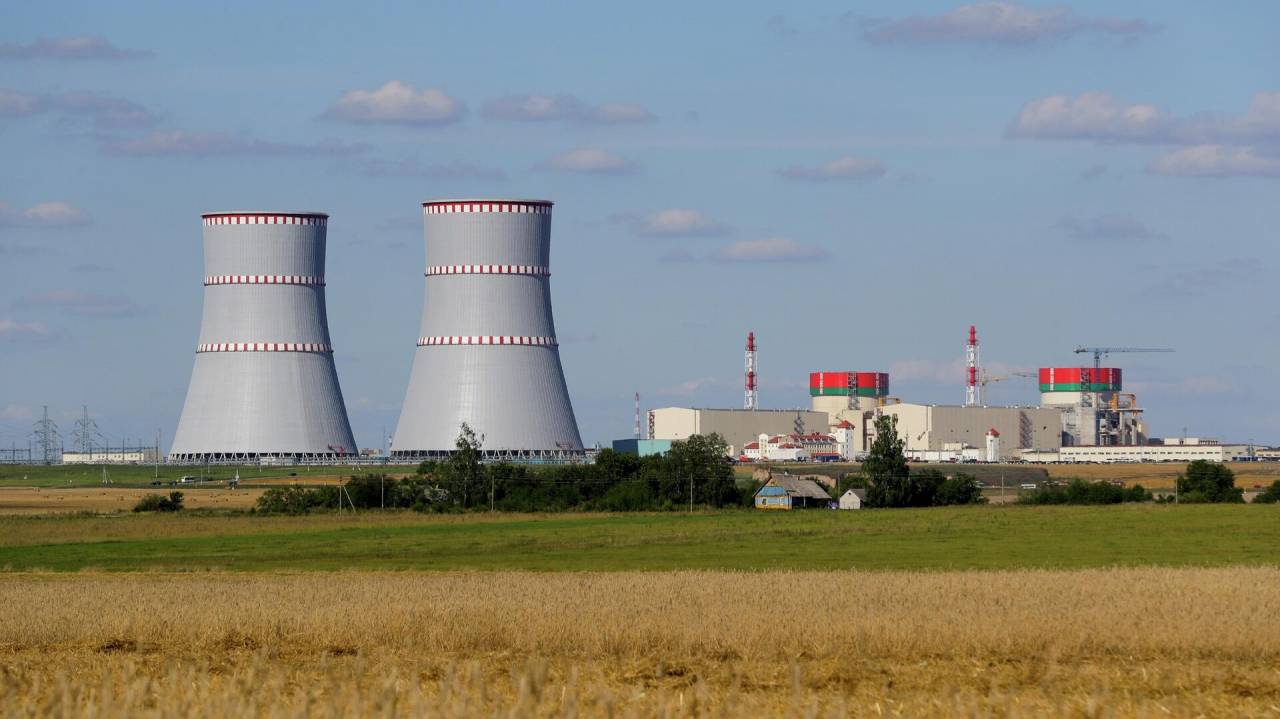 Лукашенко: после строительства второй АЭС излишка электроэнергии не будет