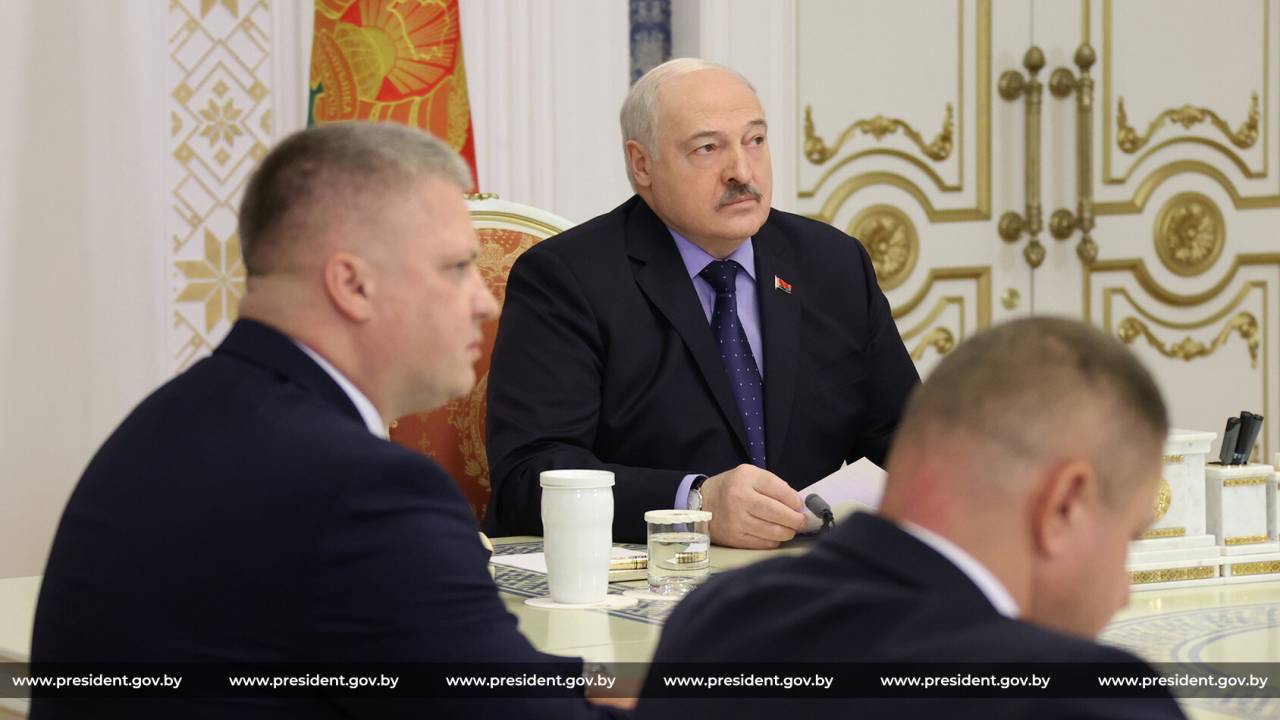 Лукашенко: к политической кампании страна подходит не такой, как прежде