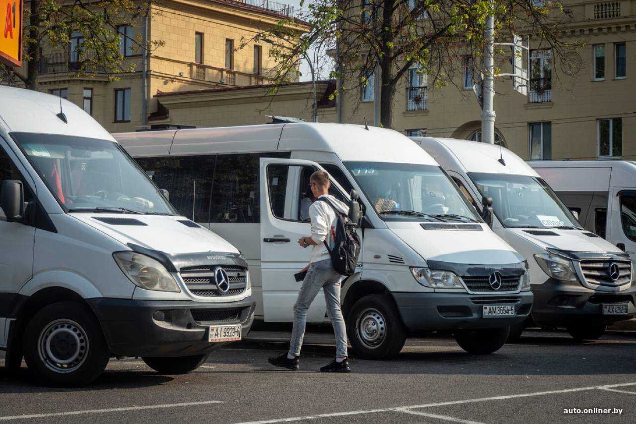 Через год в Беларуси проезд в маршрутках можно будет оплачивать только картой