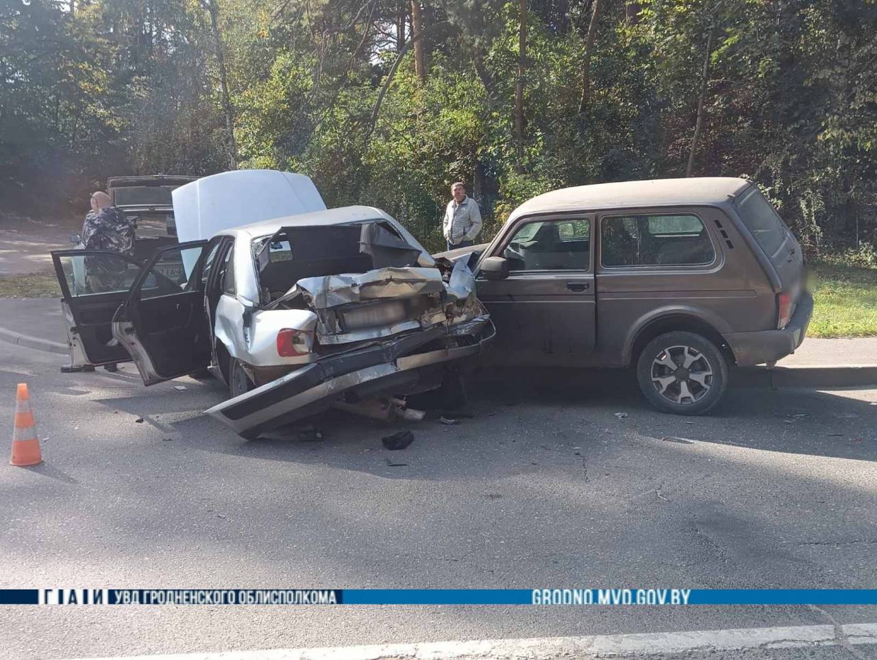 Лобовая авария в Гродно: на въезде в город водитель фуры вытолкнул легковушку на встречную полосу