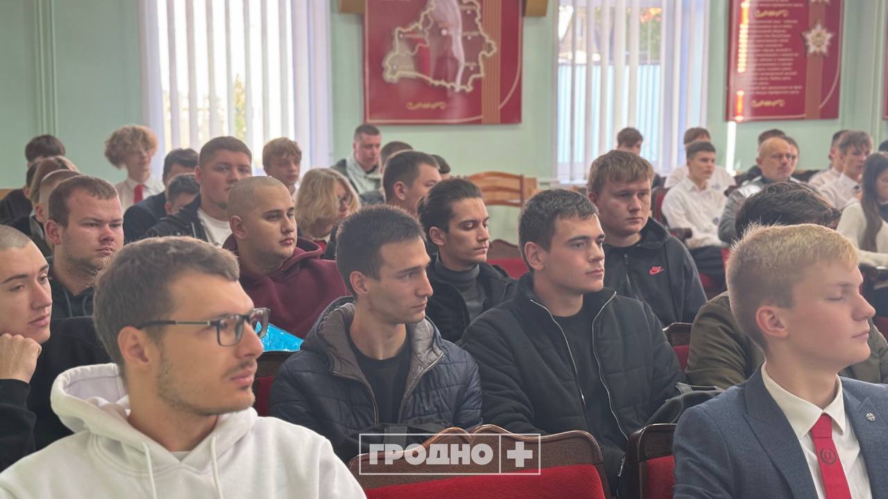 «Служба пройдет познавательно и плодотворно»: 500 человек из Гродно отправляются в воинские части Беларуси