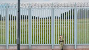 В три смены: Польша будет строить забор на границе с Беларусью круглосуточно