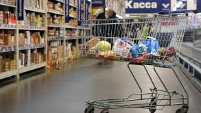 Подсчитали, сколько каждый белорус тратит на базовые продукты в месяц
