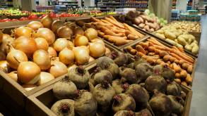 Власти придумали, как сдержать цены: Будут регулировать ценообразование на импортные овощи и фрукты и отечественные сыры