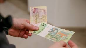 Средняя зарплата в декабре резко выросла — сразу на 199 рублей