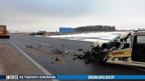 Такси догнало погрузчик под Гродно: Подробности аварии на трассе М6