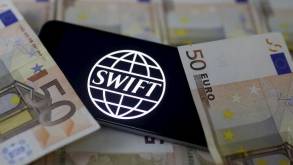 СМИ: три белорусских банка могут отключить от SWIFT