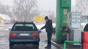 В Беларуси вновь на 2 копейки дорожает топливо