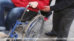 В Гродненской области 76 соцобъектов и домов, 2 светофора, 38 переходов и 1 остановка будут приспособлены для инвалидов в этом году