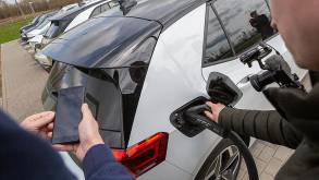 Покупатели электромобилей: «Обнуление таможенной пошлины не работает, пришлось заплатить»