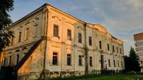 В Дятлово никак не могут продать уникальный 270-летний Дворец Радзивиллов: стартовый ценник аукциона упал уже на 80%