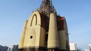 Гродненская православная община строит уникальный по архитектуре храм на Девятовке. Ей можно помочь