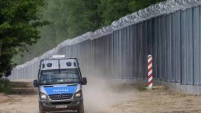 Как выглядит забор Польши на границе с Беларусью