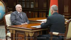 Лукашенко возмутился, что «прибуревшая молодежь» издевается над животными