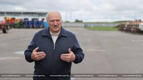 «Пожалуйста, дверь открыта»: Лукашенко высказался об упрощенном порядке принятия в гражданство поляков, латышей и литовцев